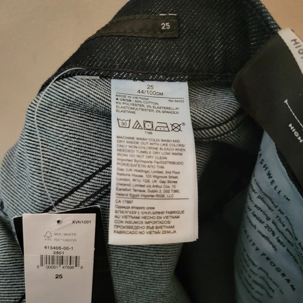 Banana Republic Women's High-Rise Dark Indigo Skinny Jeans - Picture 5 of 7